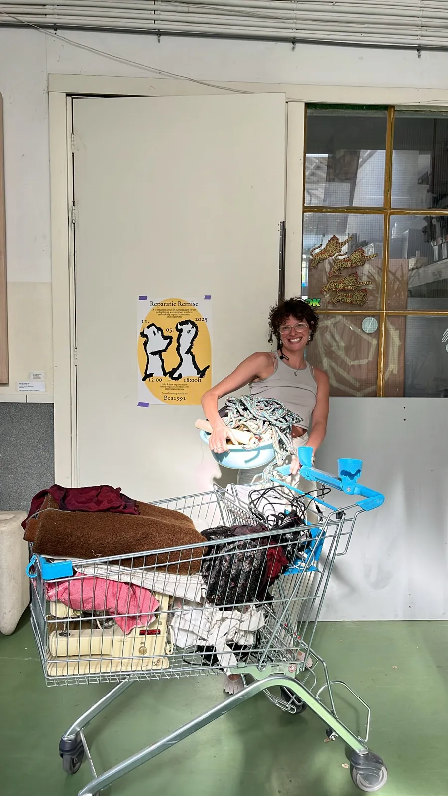 Transforming textile with BEA1991 repair workshop with BEA1991 at Reparatie Remise, Amsterdam — photo 3