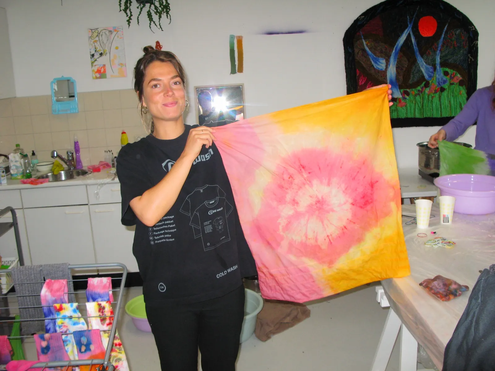 Altering textile with Nadie Borggreve repair workshop with Nadie Borggreve at Reparatie Remise, Amsterdam — photo 8