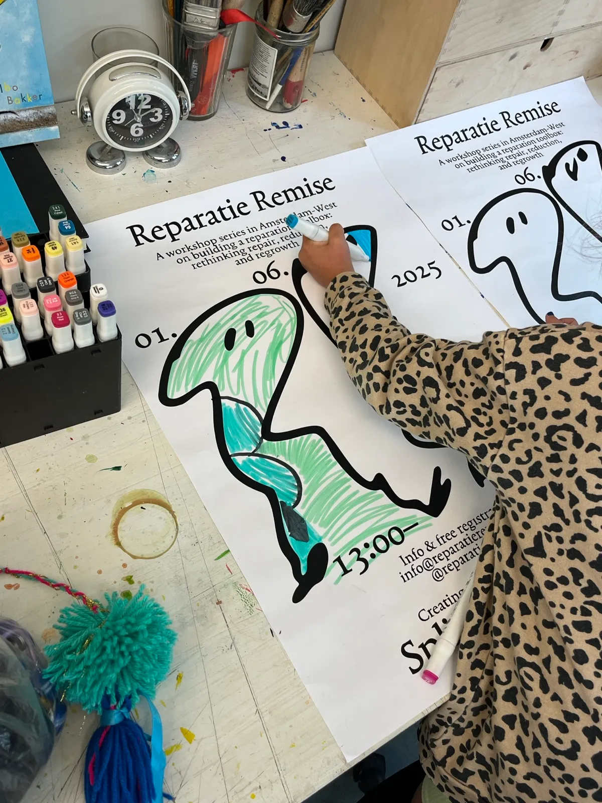 Creating textile monsters with Splitter Splatter repair workshop with Splitter Splatter (Iekeliene Stange) at Reparatie Remise, Amsterdam — photo 7