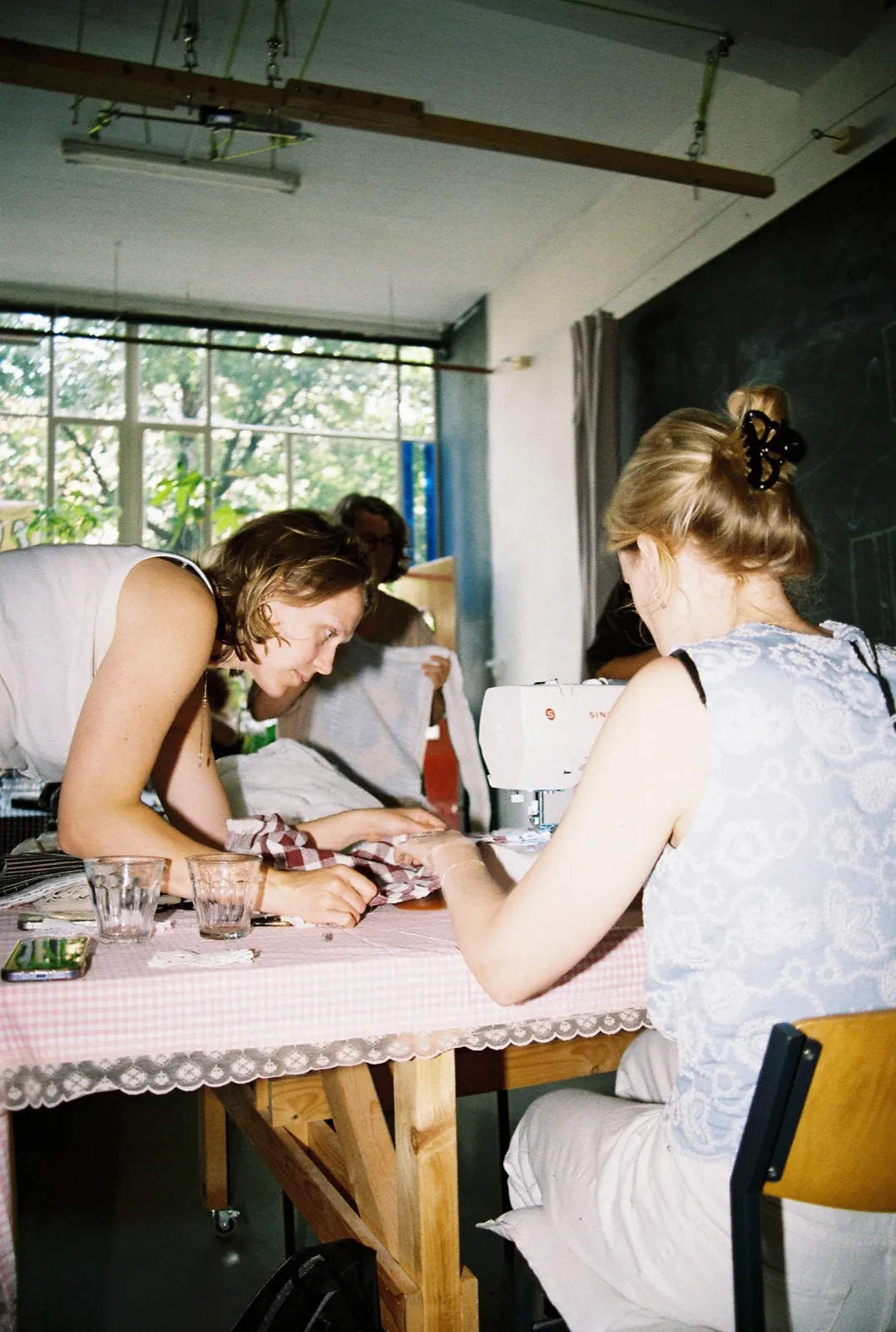 Reimagining textile with Lejla Vala Verheus repair workshop with Lejla Vala Verheus at Reparatie Remise, Amsterdam — photo 17