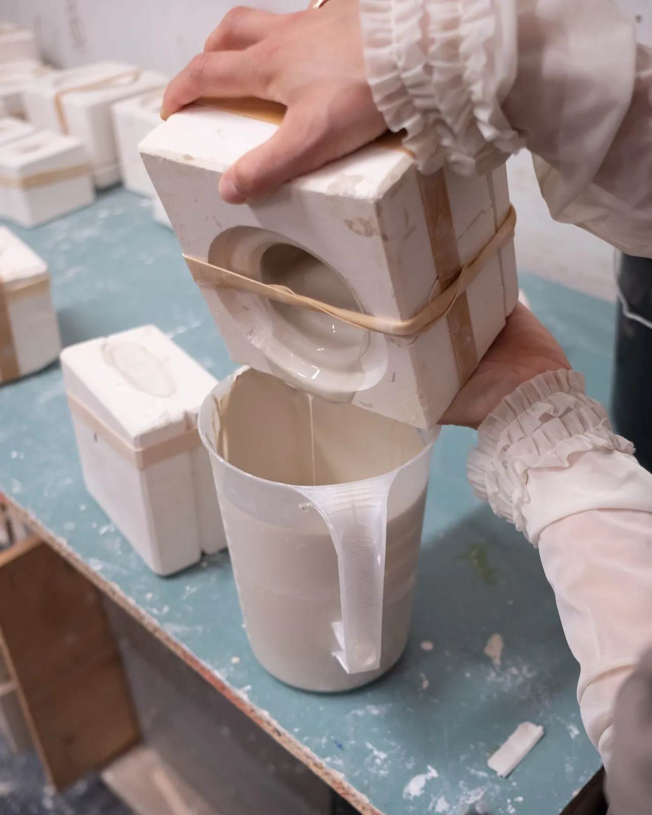 Porcelain remix with Octave Rimbert-Rivière repair workshop with Octave Rimbert-Rivière at Reparatie Remise, Amsterdam — photo 7
