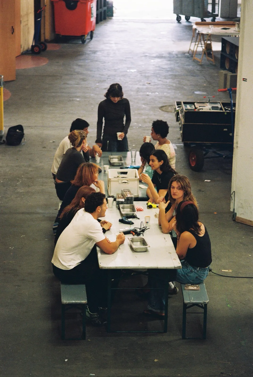 Creating compostable clay with Basse Stittgen repair workshop with Basse Stittgen at Reparatie Remise, Amsterdam — photo 10