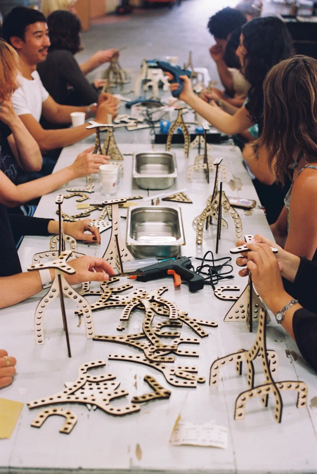 Creating compostable clay with Basse Stittgen repair workshop with Basse Stittgen at Reparatie Remise, Amsterdam — photo 11