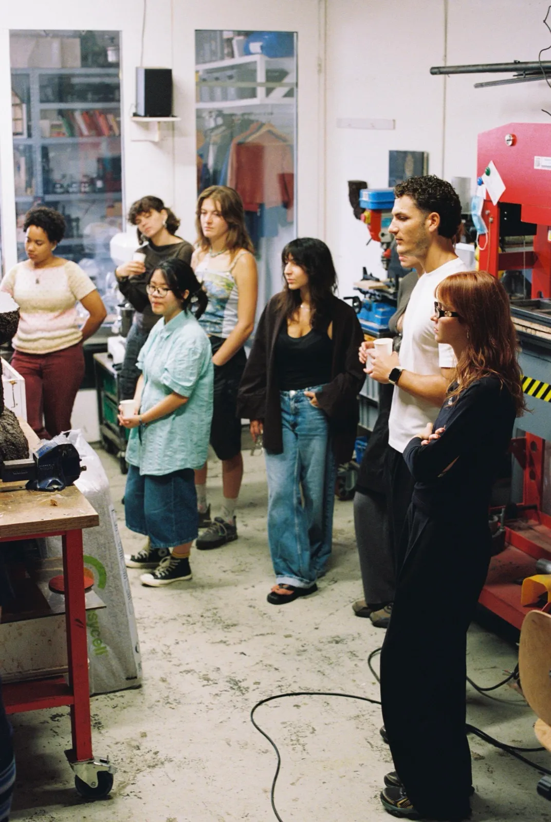 Creating compostable clay with Basse Stittgen repair workshop with Basse Stittgen at Reparatie Remise, Amsterdam — photo 9