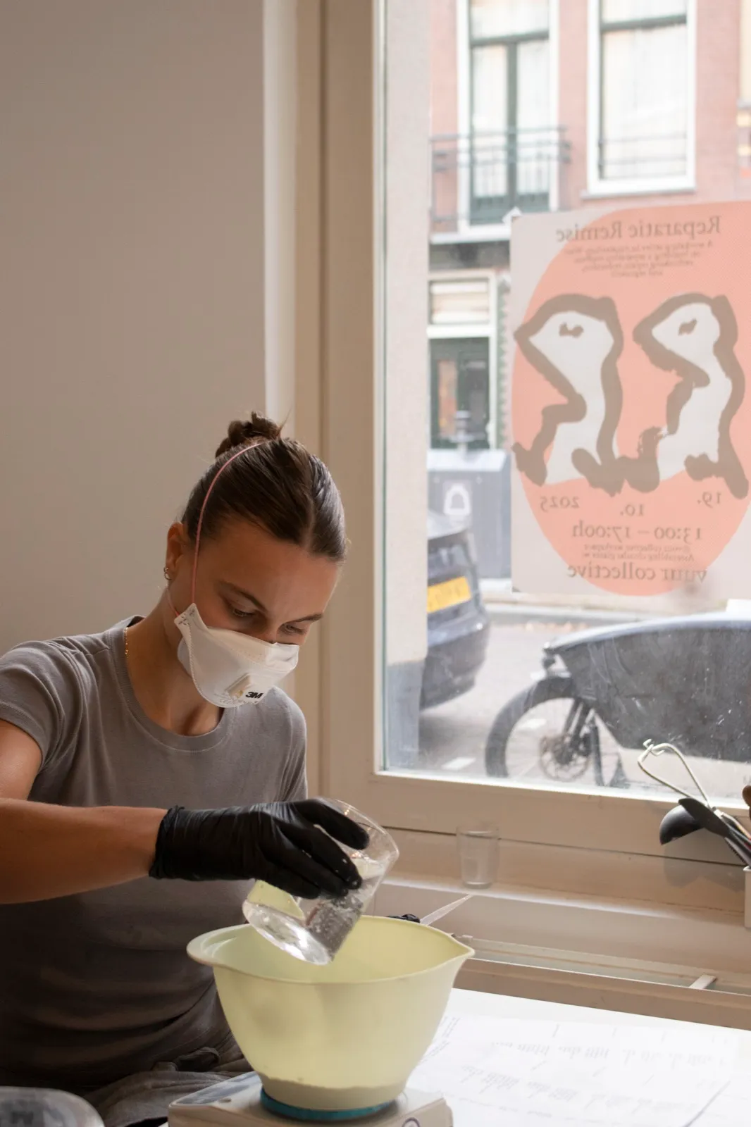 Assembling circular glazes with vuur collective repair workshop with vuur collective at Reparatie Remise, Amsterdam — photo 1