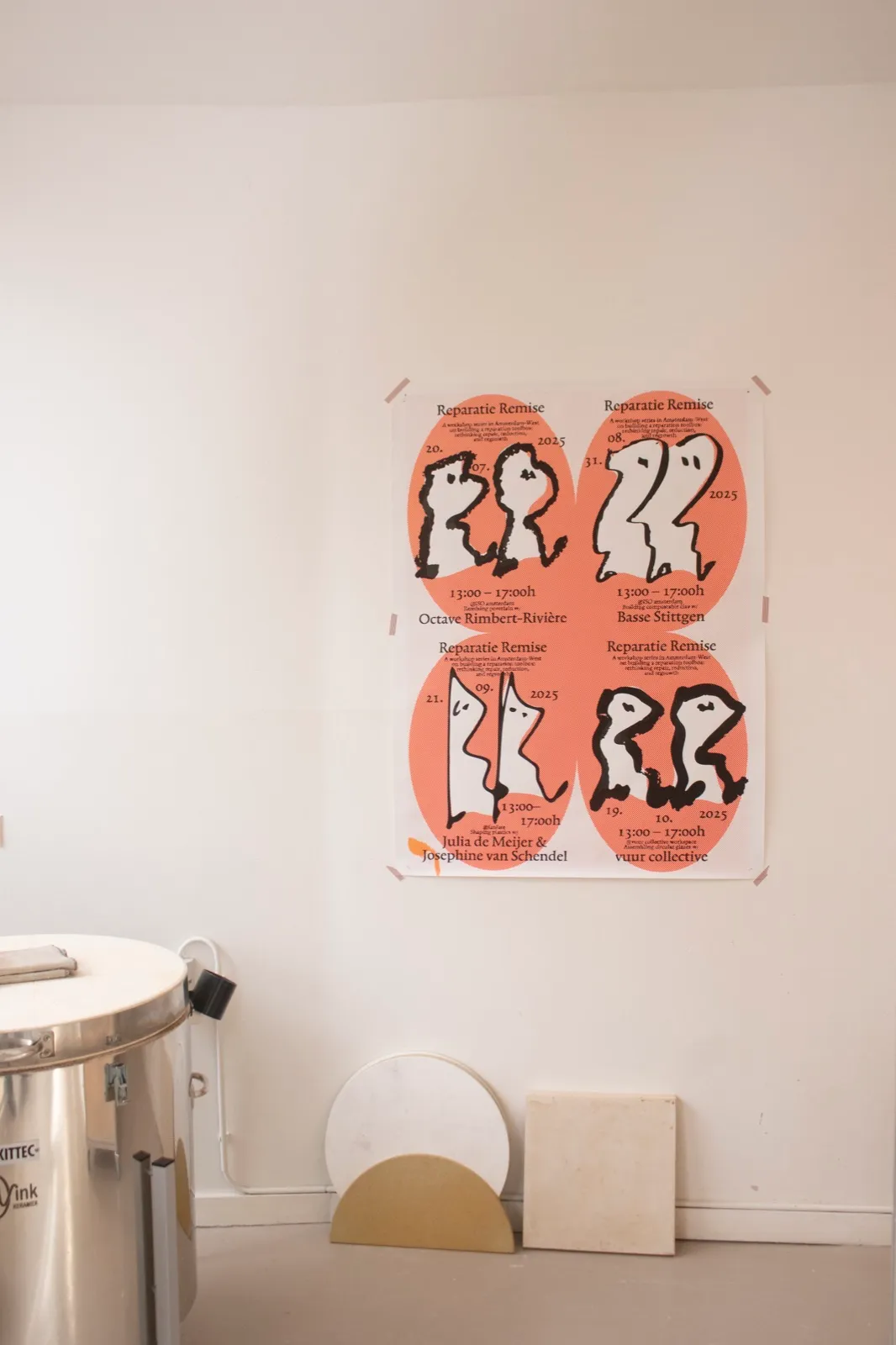 Assembling circular glazes with vuur collective repair workshop with vuur collective at Reparatie Remise, Amsterdam — photo 4