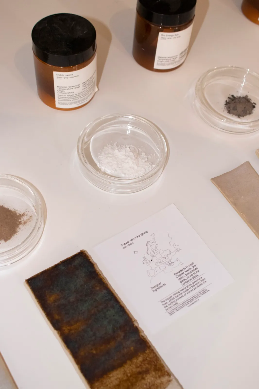 Assembling circular glazes with vuur collective repair workshop with vuur collective at Reparatie Remise, Amsterdam — photo 6