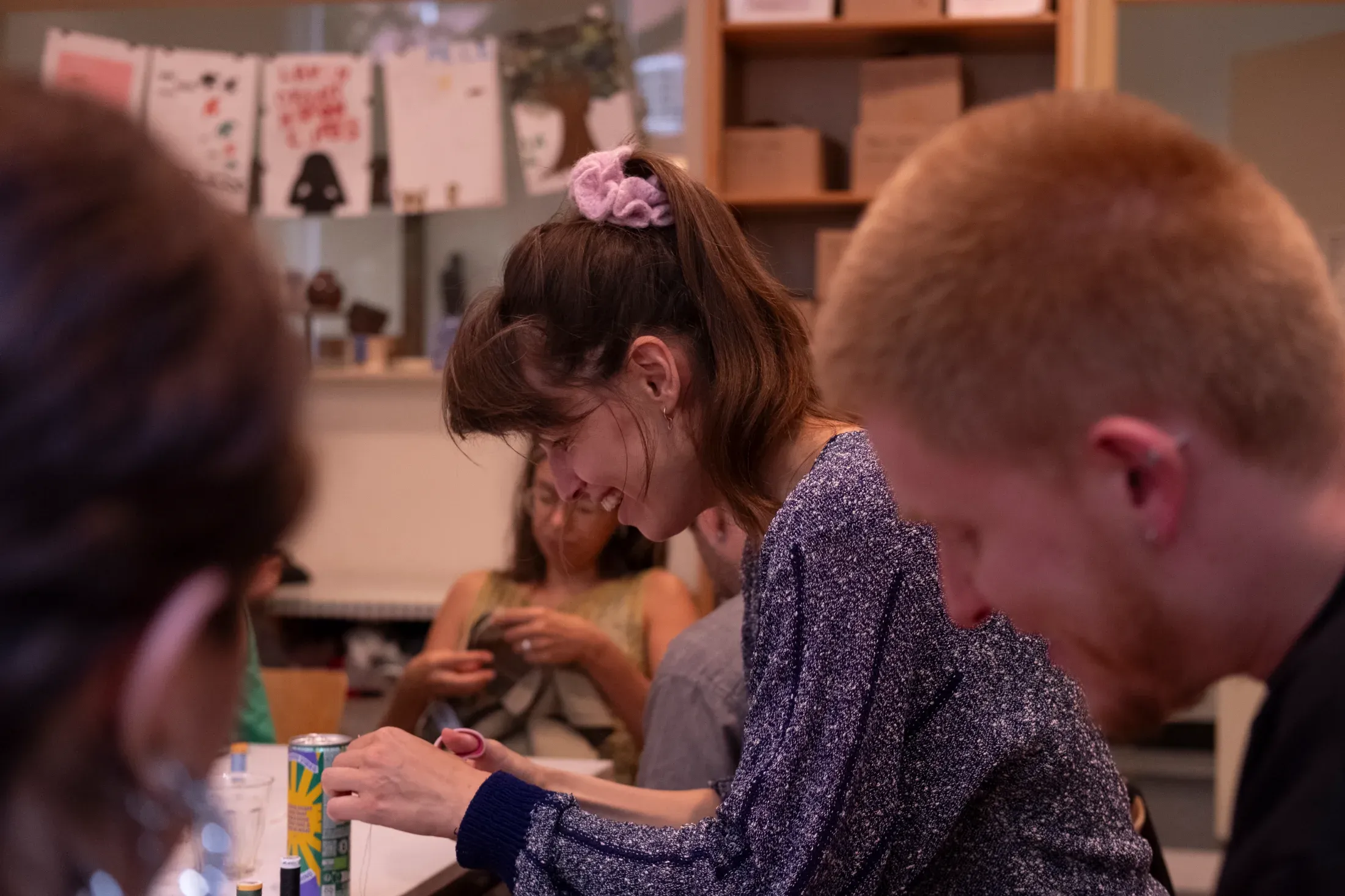 Mending textiles with Textile Initiative repair workshop with Textile Initiative (Bronwen Jones & Dasha Golova) at Reparatie Remise, Amsterdam — photo 10