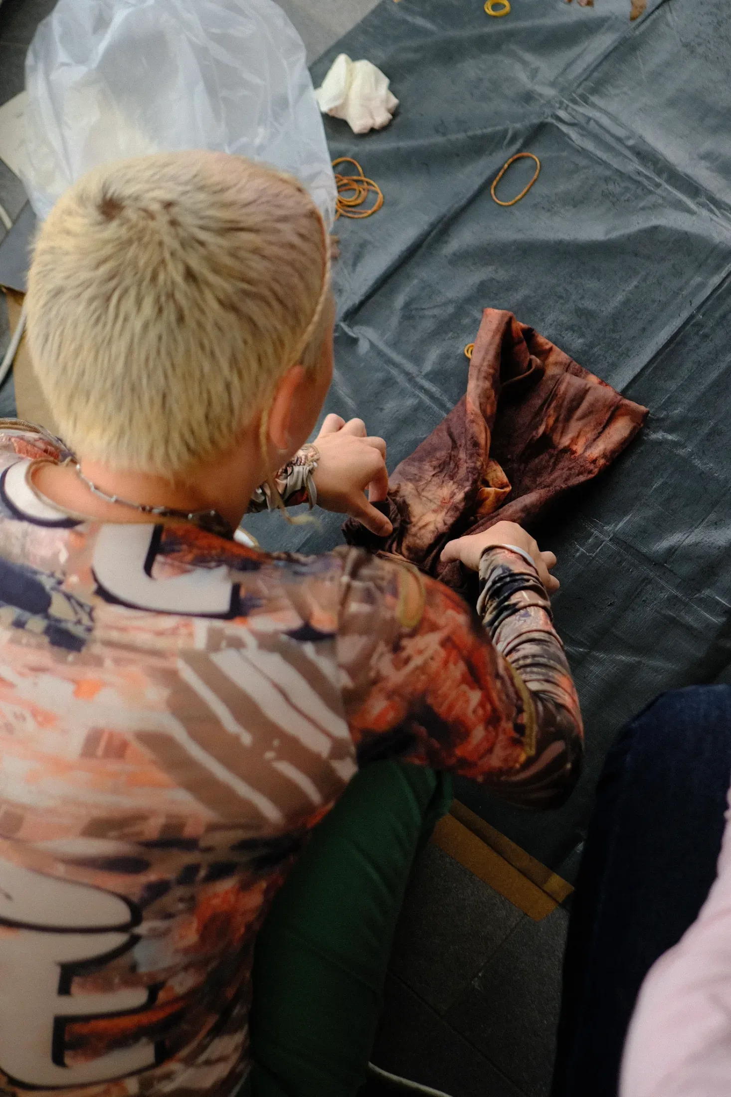 Colouring Textiles with Permanent Clothing repair workshop with Permanent Clothing at Reparatie Remise, Amsterdam — photo 2