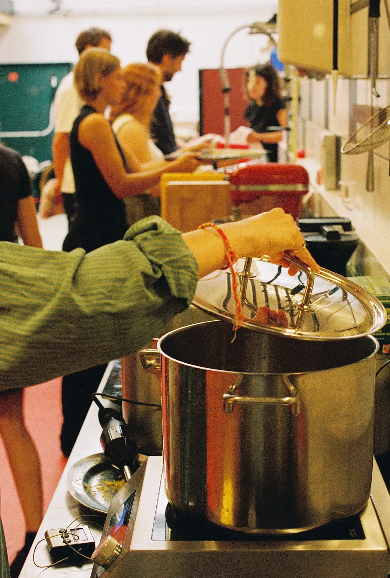 Considering food scraps with the land repair workshop with the land (jessie + elise) at Reparatie Remise, Amsterdam — photo 3