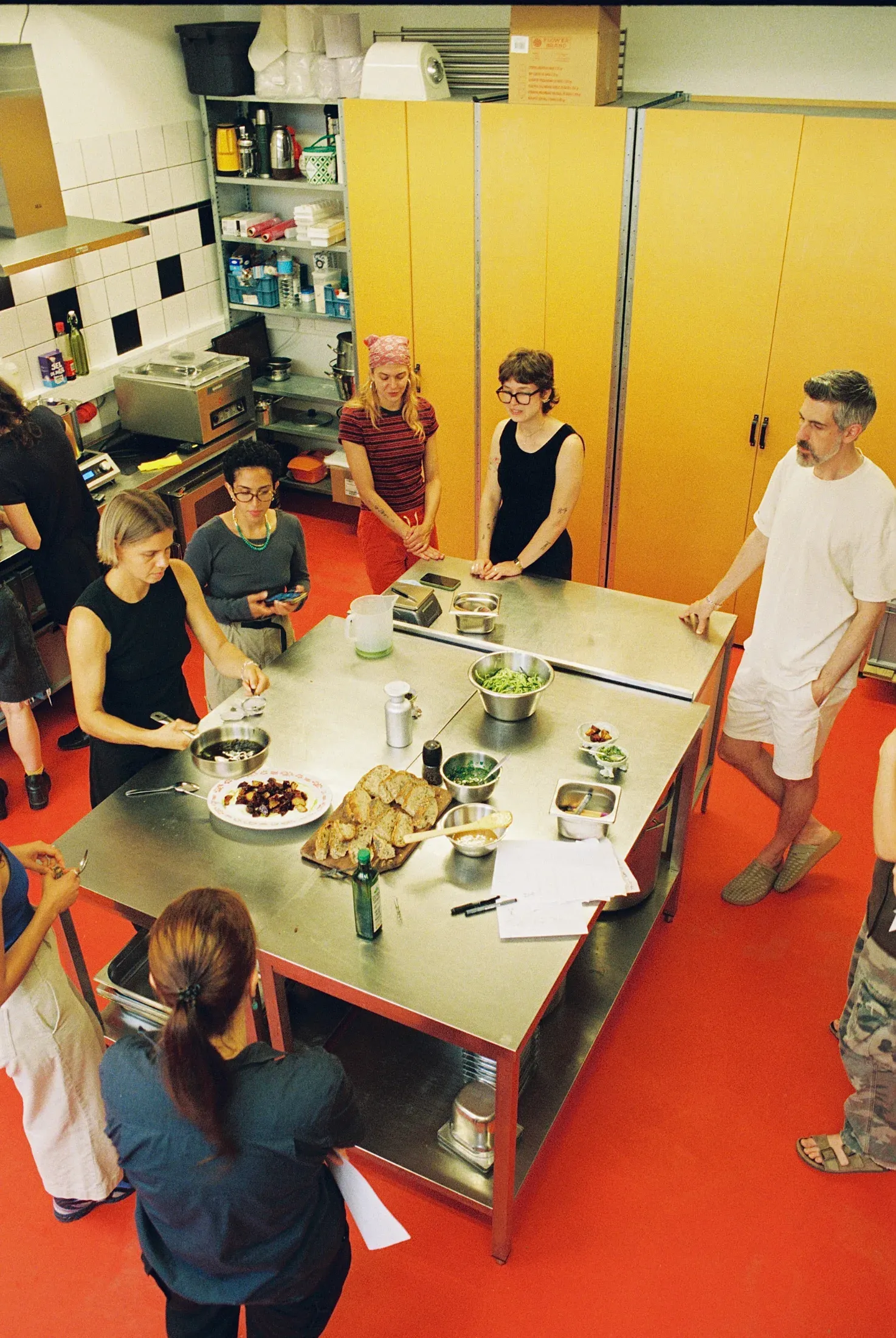 Considering food scraps with the land repair workshop with the land (jessie + elise) at Reparatie Remise, Amsterdam — photo 4