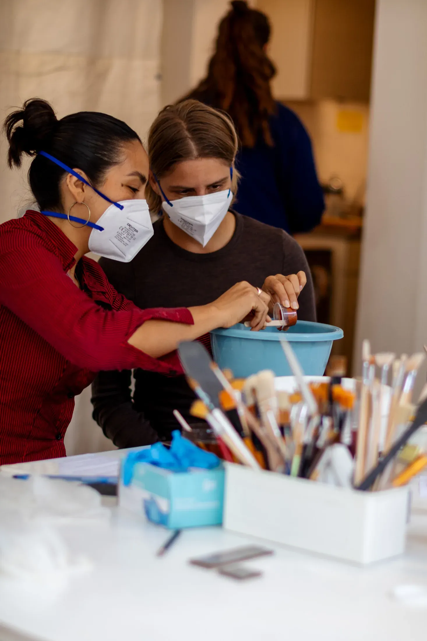 Assembling Glazes with vuur collective repair workshop with vuur collective at Reparatie Remise, Amsterdam — photo 2