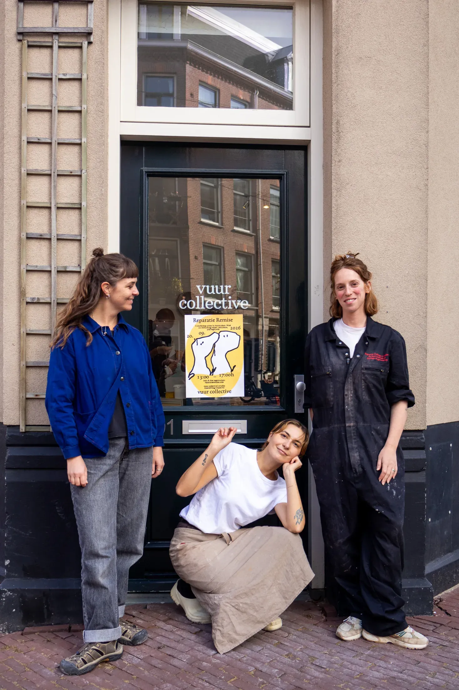 Assembling Glazes with vuur collective repair workshop with vuur collective at Reparatie Remise, Amsterdam — photo 10
